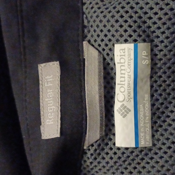 4/$60 Black Short Sleeve Dress Shirt - Size Small - Picture 6 of 7